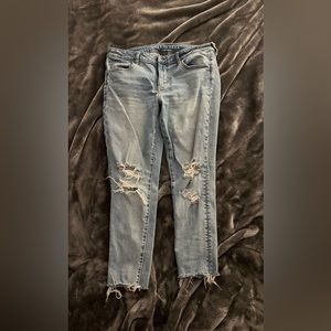 american eagle distressed jeans